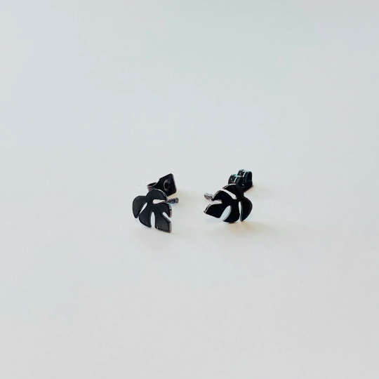 Rhaphidophora Tetrasperma Metal Stud Earrings - Plant Dosage