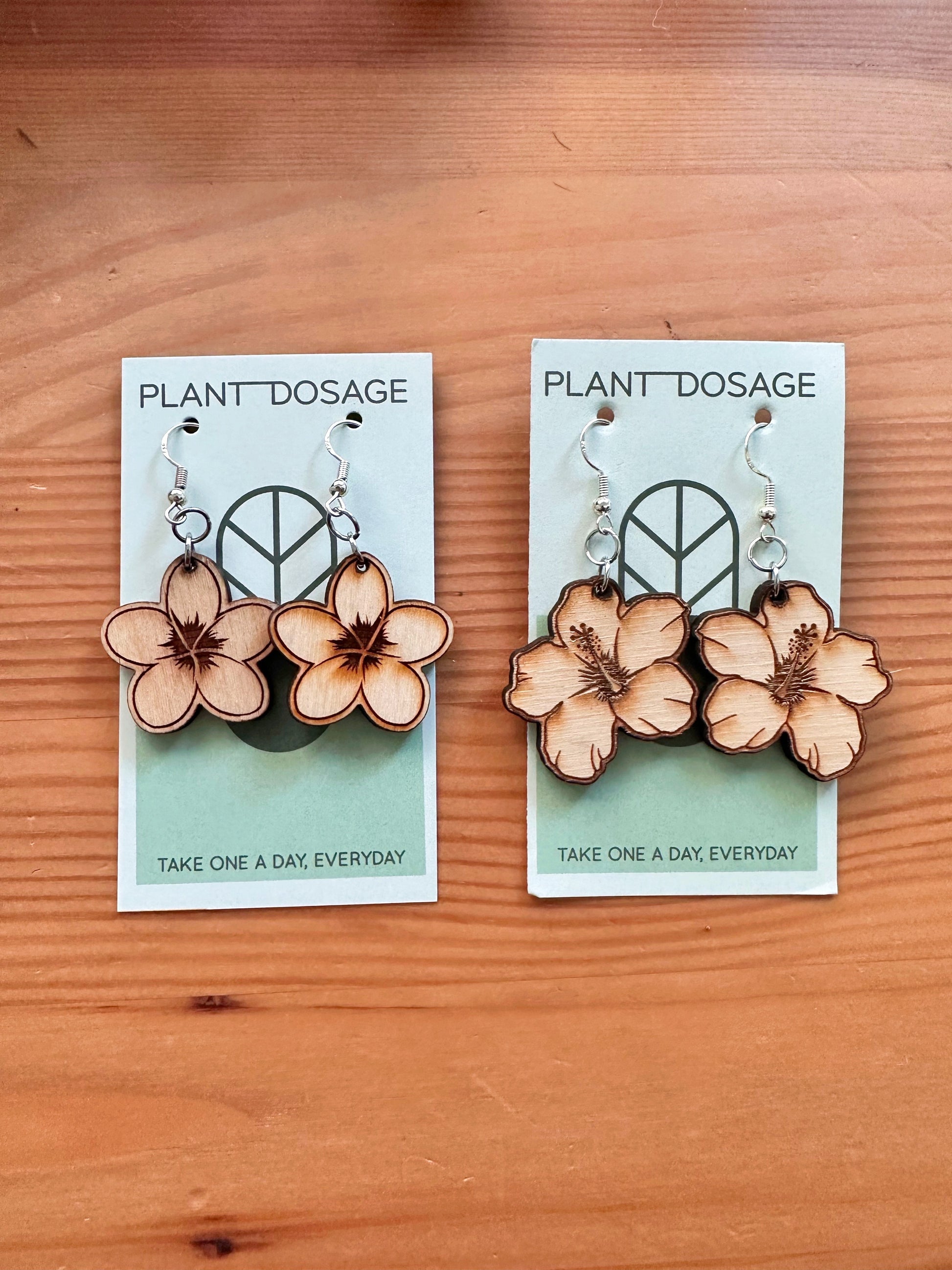 Hibiscus Dangle Wooden Earrings - Plant Dosage