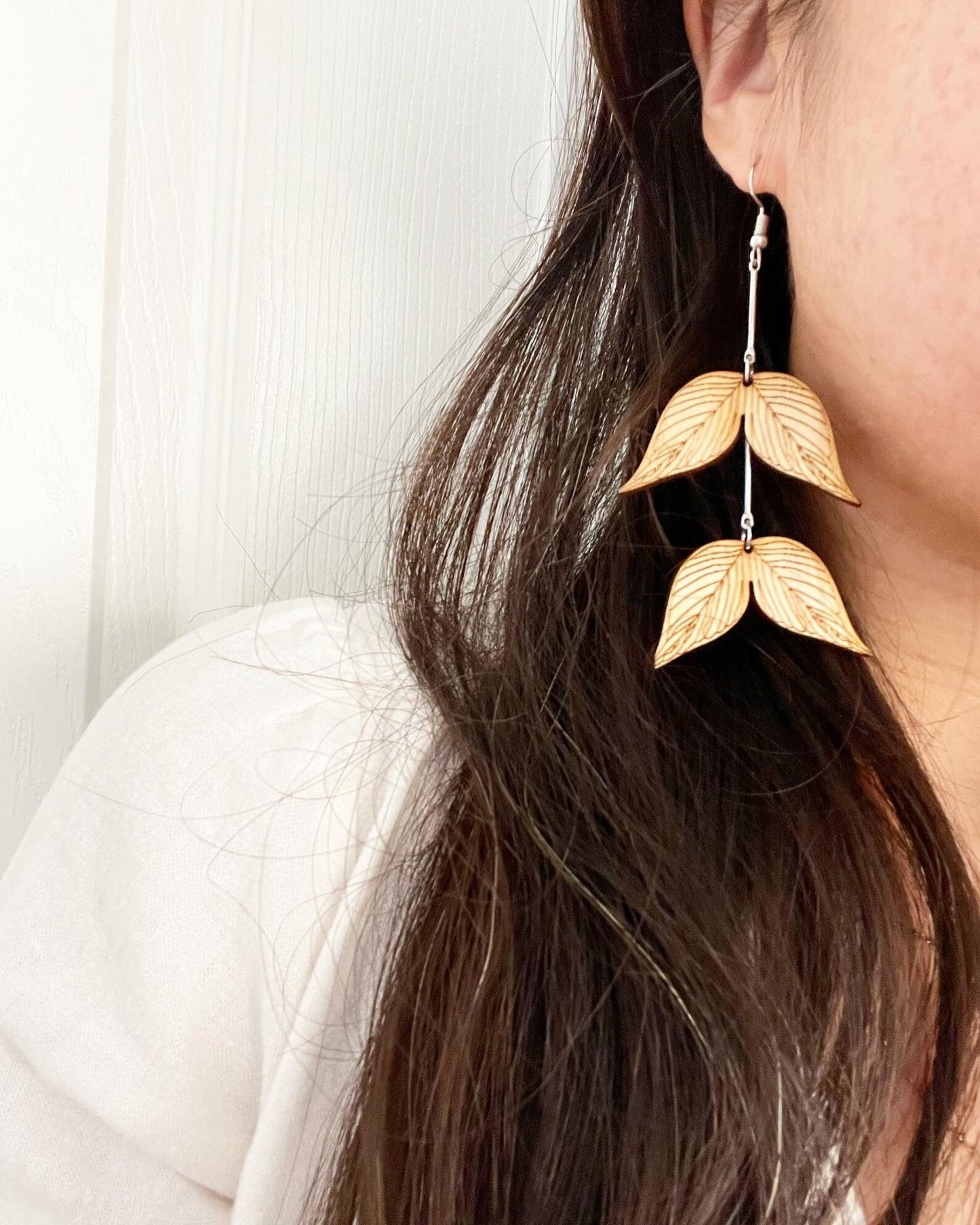 Wooden Hoya Polyneura Fishtail Plant Earrings