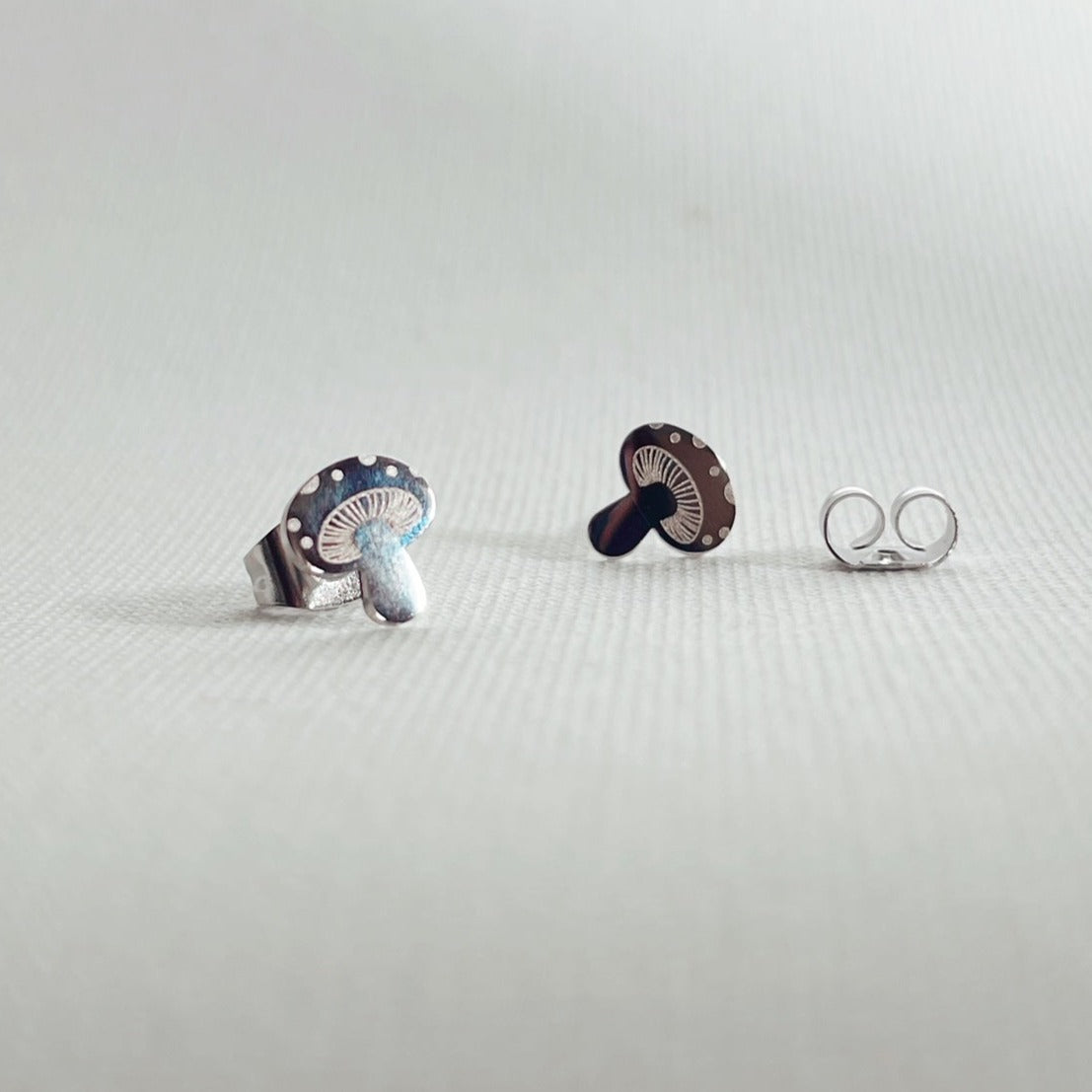 Groovy Mushrooms Metal Stud Earrings - Plant Dosage