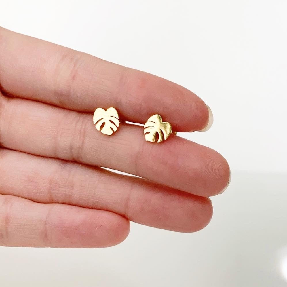 Monstera Deliciosa Metal Stud Earrings - Plant Dosage